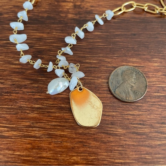 NWT | Tess & Tricia | Pearl Gold Necklace | Gold Plated - Picture 3 of 5